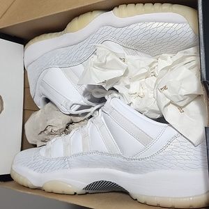 Lightly worn jordan 11